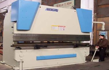 6mm ভী Groove CNC হাইড্রোলিক প্রেস ব্রেক যন্ত্রপাতি ইস্পাত প্লেট 160T / 3200mm জন্য