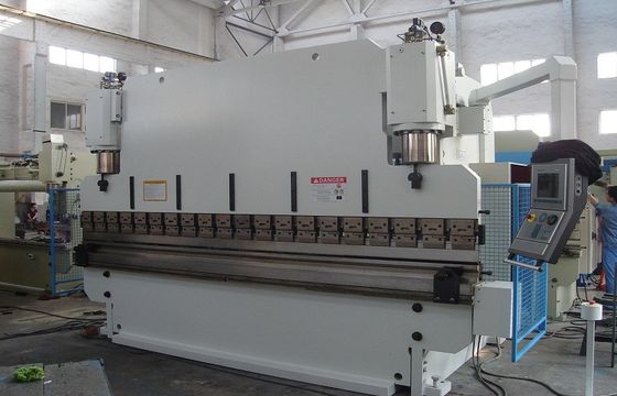 ইস্পাত নমন মেশিন সিএনসি জলবাহী Benchtop প্রেস ব্রেক নিরাপত্তা 10000KN 1000T / 6000mm
